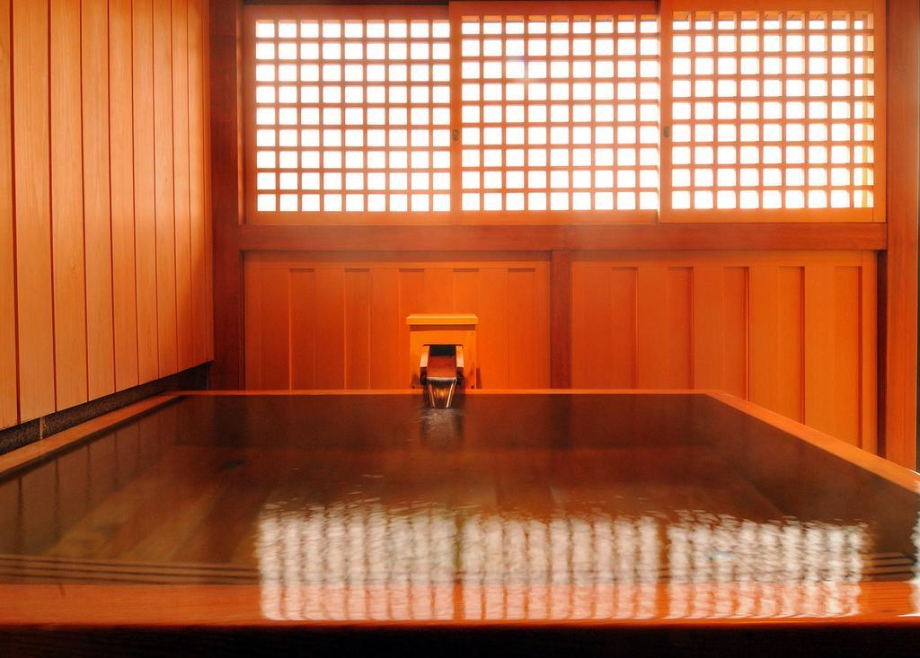 Отель Hakone Tokinoshizuku Экстерьер фото A traditional Japanese onsen